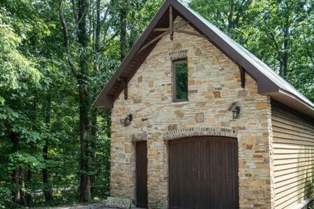 Cozy 2 Bedroom Cabin Nestled In Wooded Hideaway Monterey 외부 사진