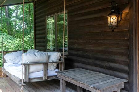 Cozy 2 Bedroom Cabin Nestled In Wooded Hideaway Monterey 외부 사진