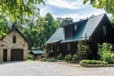 Cozy 2 Bedroom Cabin Nestled In Wooded Hideaway Monterey 외부 사진