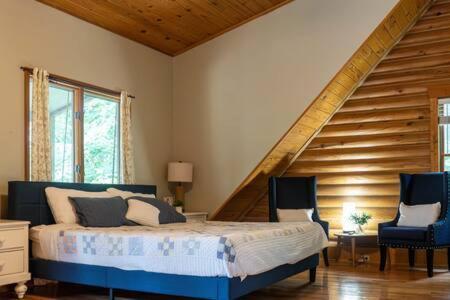 Cozy 2 Bedroom Cabin Nestled In Wooded Hideaway Monterey 외부 사진