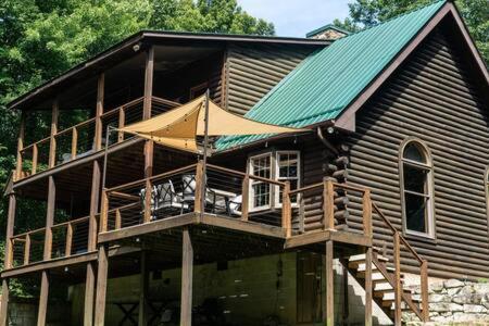 Cozy 2 Bedroom Cabin Nestled In Wooded Hideaway Monterey 외부 사진