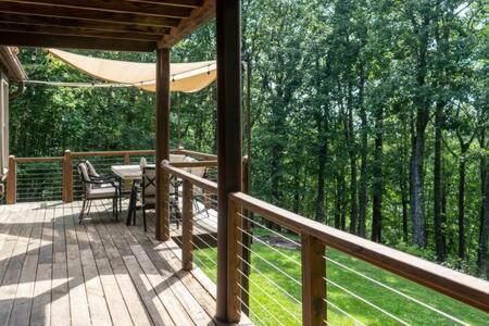 Cozy 2 Bedroom Cabin Nestled In Wooded Hideaway Monterey 외부 사진